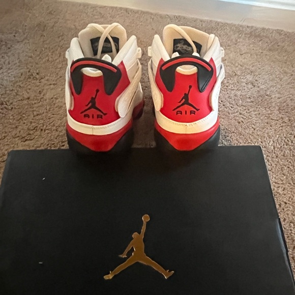 Men’s Red, black & white Jordans - Picture 3 of 8